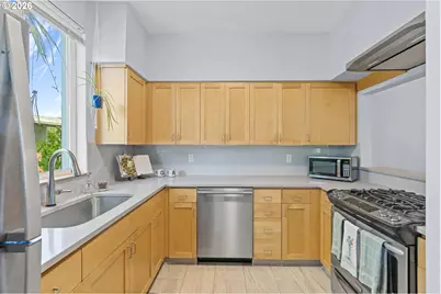 2024 SW Howards Way #405, Portland, OR 97201 - Photo 10