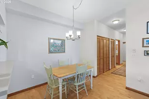 2024 SW Howards Way, Portland, OR 97201 - Photo 8