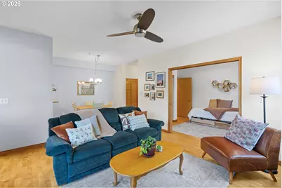 2024 SW Howards Way #405, Portland, OR 97201 - Photo 4