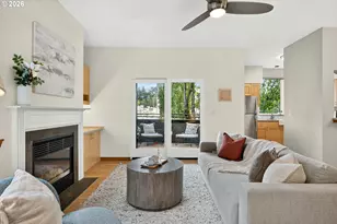 2024 SW Howards Way, Portland, OR 97201 - Photo 2