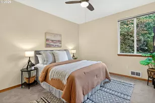 2024 SW Howards Way, Portland, OR 97201 - Photo 20