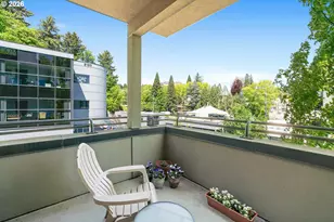 2024 SW Howards Way, Portland, OR 97201 - Photo 22