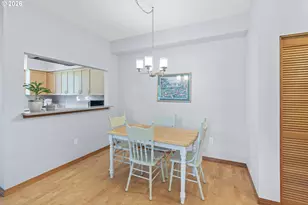 2024 SW Howards Way, Portland, OR 97201 - Photo 6