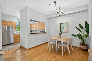 2024 SW Howards Way, Portland, OR 97201 - Photo 8