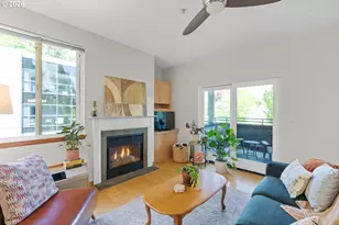 2024 SW Howards Way, Portland, OR 97201 - Photo 2