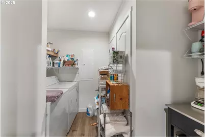 222 NW Broc Dr, Winston, OR 97496 - Photo 10