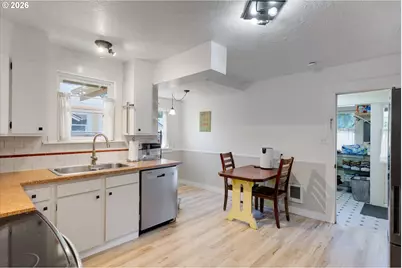 807 S Pearl St, Centralia, WA 98531 - Photo 8