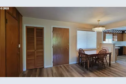 76376 River Rd, Oakridge, OR 97463 - Photo 6