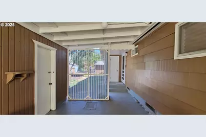 76376 River Rd, Oakridge, OR 97463 - Photo 30