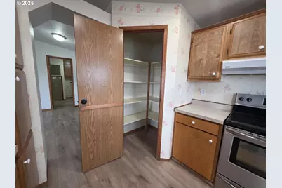 1402 Pioneer Way, Forest Grove, OR 97116 - Photo 12