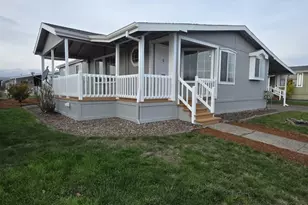 1402 Pioneer Way, Forest Grove, OR 97116 - Photo 2