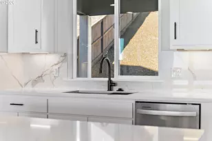 12159 SW Autumnview St, Tigard, OR 97224 - Photo 14