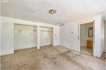 9020 Elk Creek Rd, Trail, OR 97541 - Photo 16