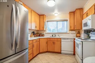 190 Hunsaker Ln, Eugene, OR 97404 - Photo 12