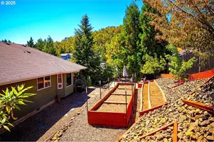 2380 NW Glenmar Dr, Roseburg, OR 97471 - Photo 12