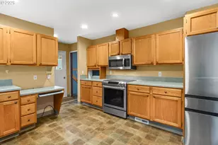 15808 SE Arista Dr, Milwaukie, OR 97267 - Photo 16