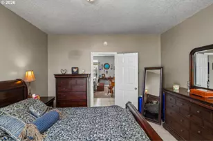 860 N 2nd St, Silverton, OR 97381 - Photo 20