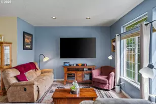 860 N 2nd St, Silverton, OR 97381 - Photo 8
