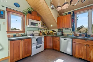 1055 Phelps St, Tillamook, OR 97141 - Photo 16