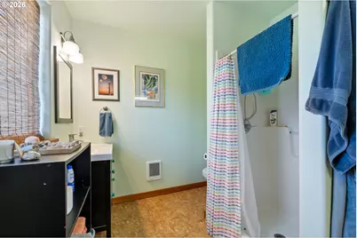 1055 Phelps St, Tillamook, OR 97141 - Photo 6