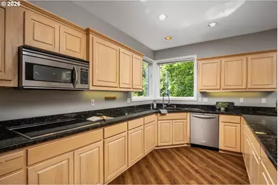 10565 SW Cormorant Dr, Beaverton, OR 97007 - Photo 16