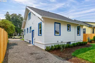 240 E Clarendon St, Gladstone, OR 97027 - Photo 38