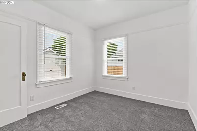 240 E Clarendon St, Gladstone, OR 97027 - Photo 20
