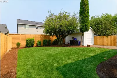 240 E Clarendon St, Gladstone, OR 97027 - Photo 40