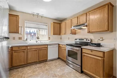 815 N Alexandra Dr, Newberg, OR 97132 - Photo 10