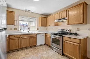 815 N Alexandra Dr, Newberg, OR 97132 - Photo 10