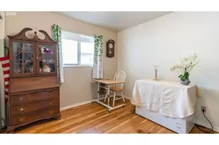 11726 SE Oak St, Portland, OR 97216 - Photo 14
