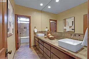 12125 NW Blackhawk Dr, Portland, OR 97229 - Photo 22