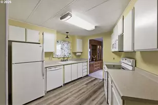 21100 NE Sandy Blvd, Fairview, OR 97024 - Photo 12