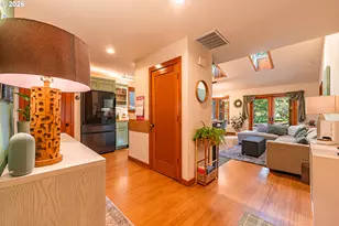 3010 Hendricks Hill Dr, Eugene, OR 97403 - Photo 6