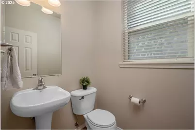 1112 SE Alika Ave, Hillsboro, OR 97123 - Photo 12