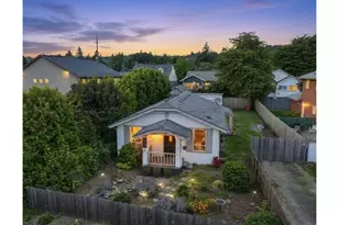 1023 B St, Washougal, WA 98671 - Photo 2