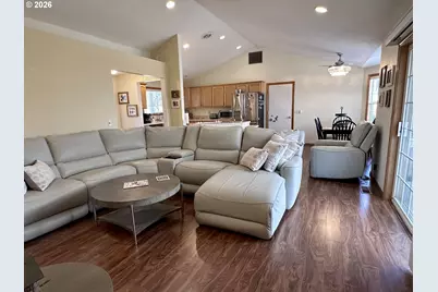 963 Hazelnut Ln, Springfield, OR 97478 - Photo 14