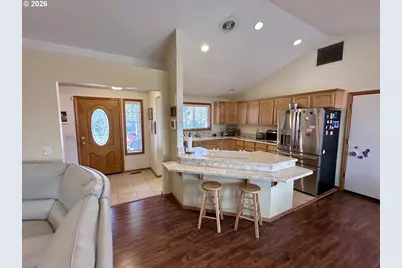 963 Hazelnut Ln, Springfield, OR 97478 - Photo 6