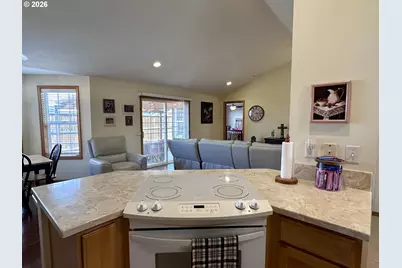963 Hazelnut Ln, Springfield, OR 97478 - Photo 10