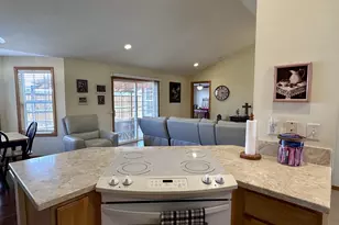 963 Hazelnut Ln, Springfield, OR 97478 - Photo 10