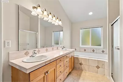 645 N Juniper Ct, Canby, OR 97013 - Photo 18