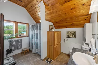 96213 Fairview Sumner Ln, Coquille, OR 97423 - Photo 28