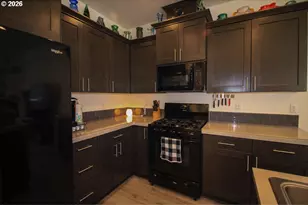 822 S 22nd Ave, Cornelius, OR 97113 - Photo 10