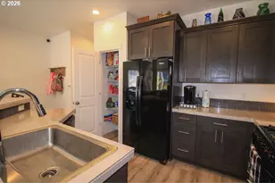 822 S 22nd Ave, Cornelius, OR 97113 - Photo 12