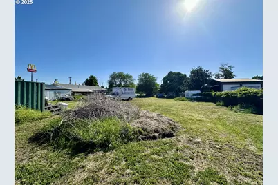 2304 E R Ave, La Grande, OR 97850 - Photo 8