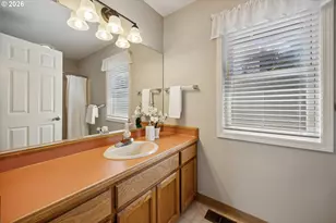 11445 SW Woodlee Heights Ct, Portland, OR 97219 - Photo 32