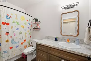 425 N Hyland Ln, Lowell, OR 97452 - Photo 8