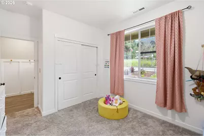 425 N Hyland Ln, Lowell, OR 97452 - Photo 4