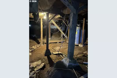 2260 Meade St, North Bend, OR 97459 - Photo 32