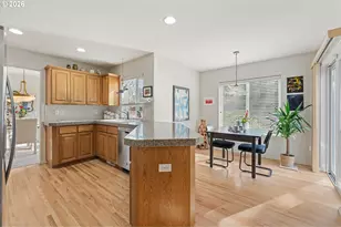 9024 SW 75th Ave, Tigard, OR 97223 - Photo 12